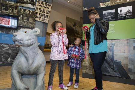 Learning games and educational activities at the museum 
