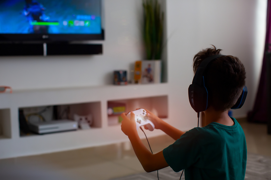 5 Ways to Keep Kids Safe When Playing Video Games Online - Engineering For  Kids