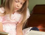 Little girl reading Little girl reading