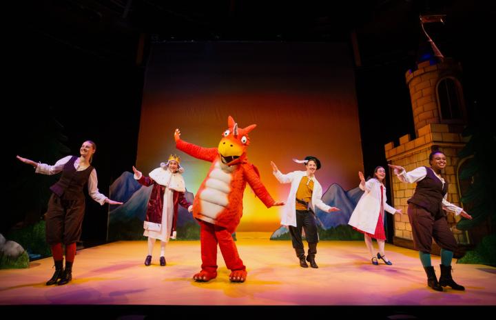 Zog performers dancing on stage