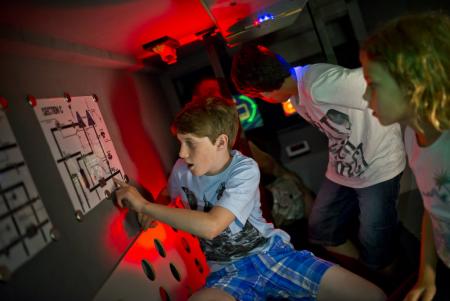 Crianças a partir dos 4 anos podem brincar em escape room - 18/11/2022 - Folhinha - Folha